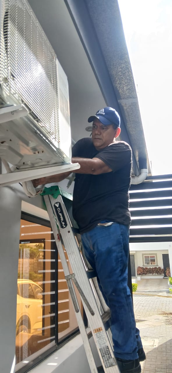 Mantenimiento de evaporadora en cochera